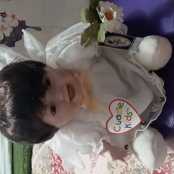 Geppeddo.....Cuddle Kids "Darcie Daisy" - Picture 13 of 17